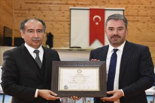 Cumhur İttifakı adayı Pursaklar Belediye Başkanı Ertuğrul Çetin mazbatasını aldı