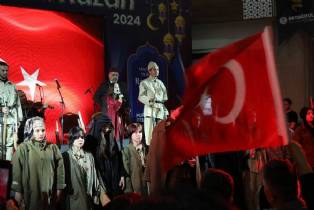 'Pursaklar'da İstiklal Marşı'nın 103. Yıl Dönümü Kutlamaları: 'İstiklal Oyunu' Sahne Aldı!'