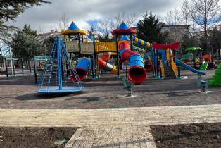 Pursaklar'da Turgut Özal Parkı Yenilendi: Modern Yüzüyle Vatandaşların Hizmetinde